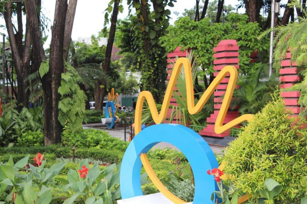Life Puri Hotel Surabaya Gubeng Dış mekan fotoğraf