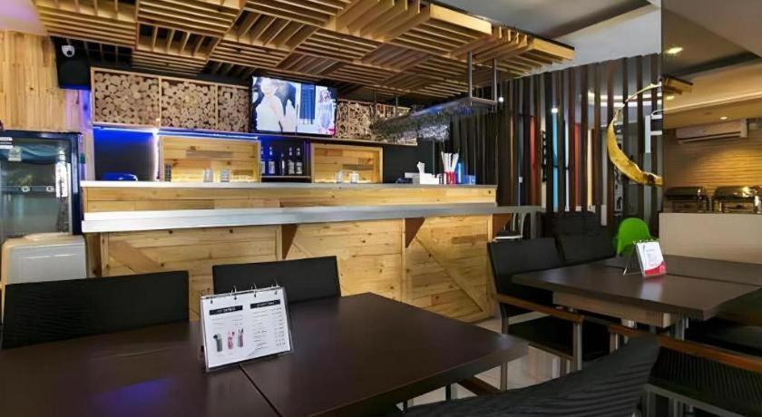Life Puri Hotel Surabaya Gubeng Dış mekan fotoğraf