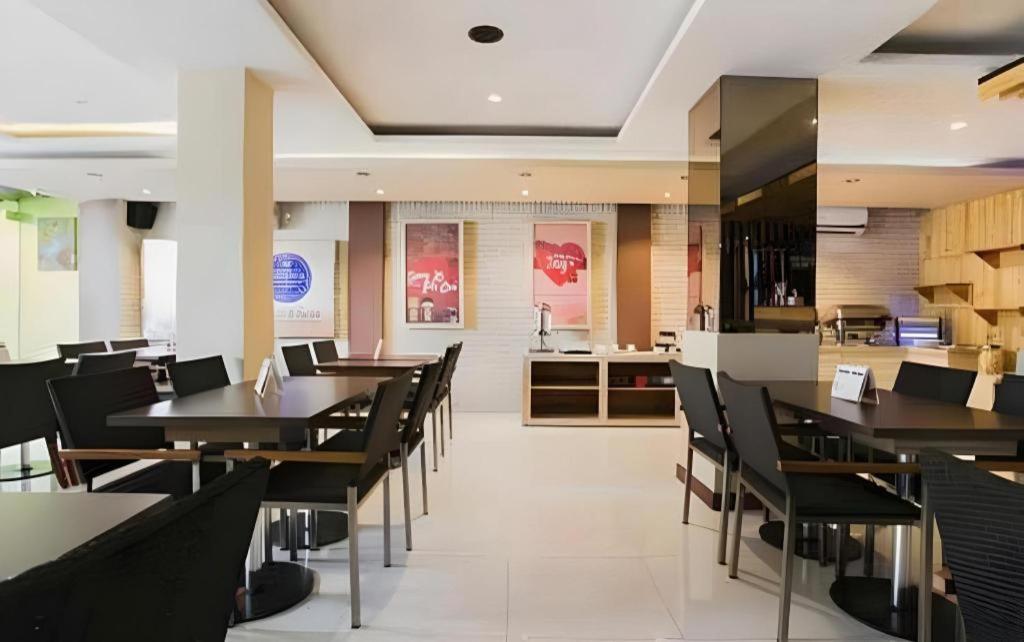 Life Puri Hotel Surabaya Gubeng Dış mekan fotoğraf