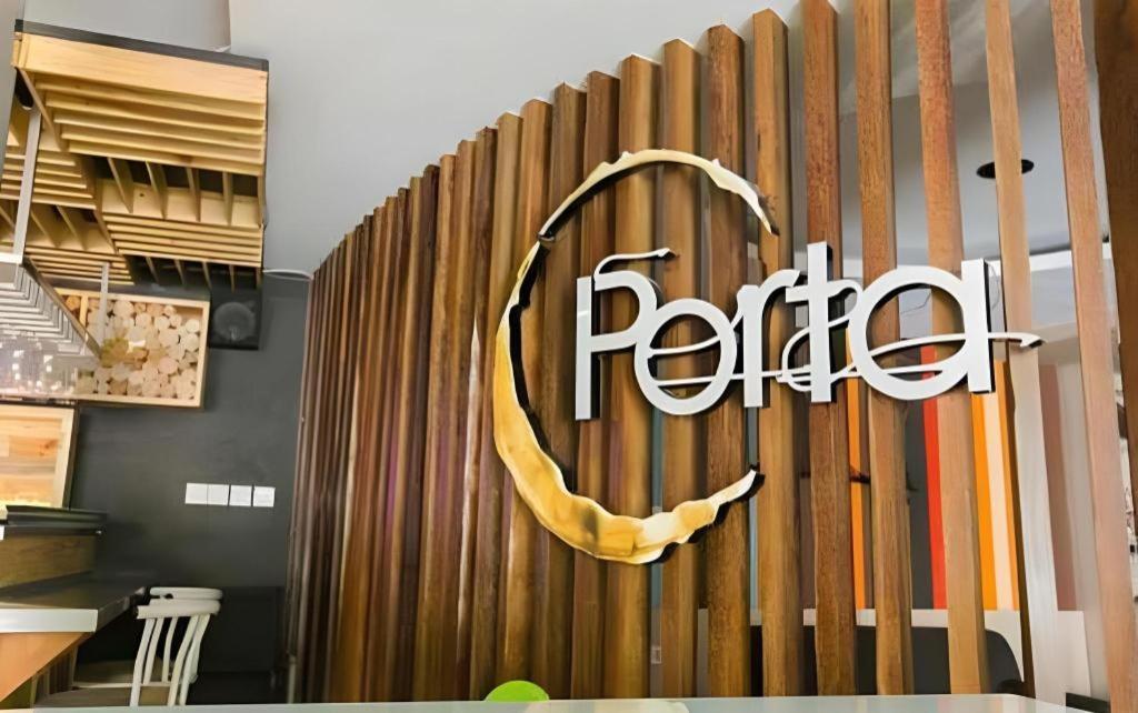 Life Puri Hotel Surabaya Gubeng Dış mekan fotoğraf