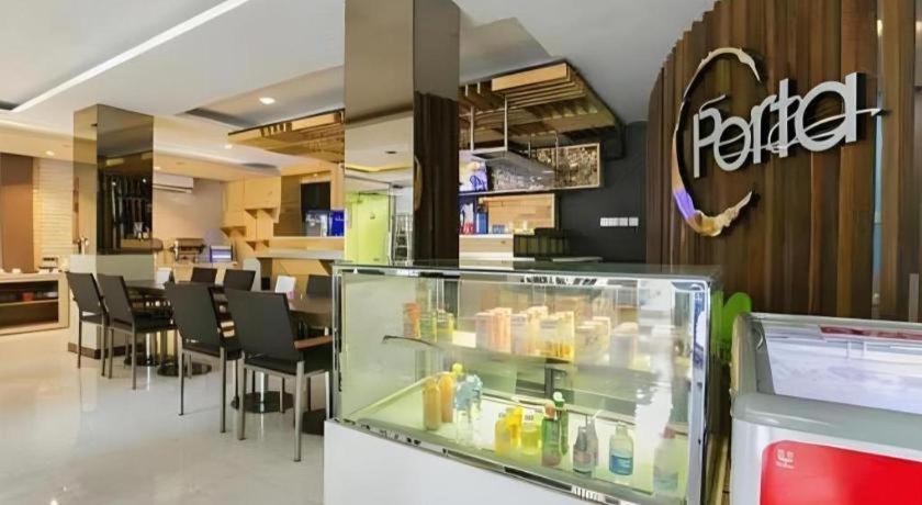 Life Puri Hotel Surabaya Gubeng Dış mekan fotoğraf